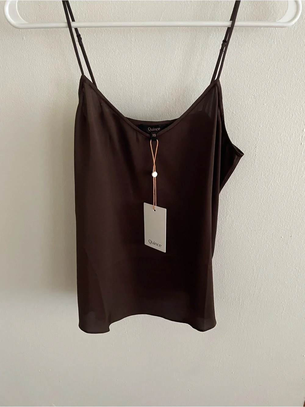 NWT Quince V-Neck Spaghetti Strap Tank Top -  Women